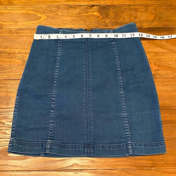 Free People Stretch Denim Mini Skirt size 4 - Picture 3 of 9